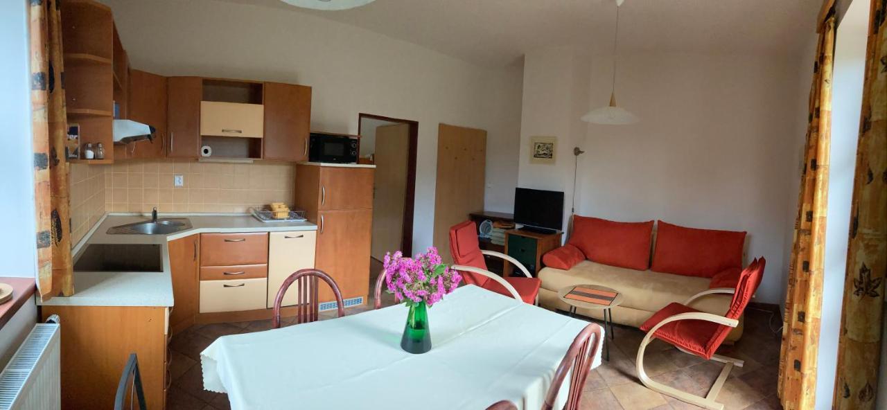 Apartman V Hajich Mala Skala Luaran gambar